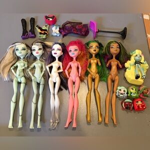 Monster High lot read description